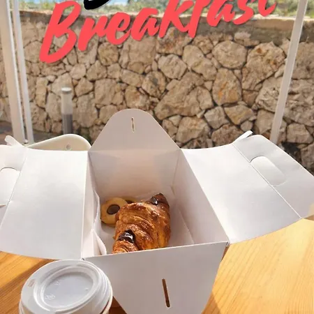 Le Dimore Di Mariuccia 2 B&B 몬테산탄젤로