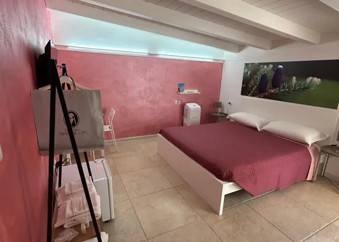 Le Dimore Di Mariuccia 2 Bed & Breakfast *